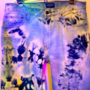 Arizona Jeans, distressed Acid wash jeans. Size 32X34